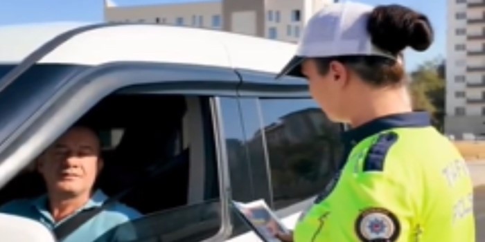 Adıyaman’da trafik ekiplerinden emniyet kemeri uyarısı