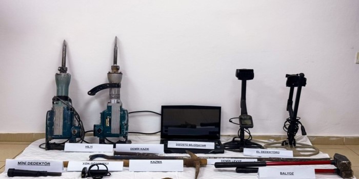 Adıyaman’da kaçak kazıya suçüstü: 3 gözaltı