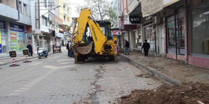 Kahta’nın işlek cadde ve sokakları sil baştan yenileniyor