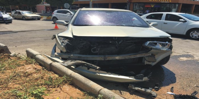 Kahta’da otomobiller çarpıştı: 3 yaralı