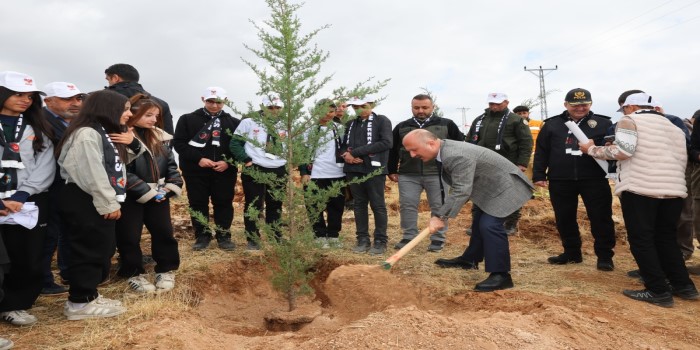 Adıyaman’da şehitler anısına 150 fidan dikildi