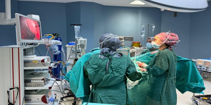 Kahta Devlet Hastanesi’nde ilk kez V-NOTES ameliyatı yapıldı