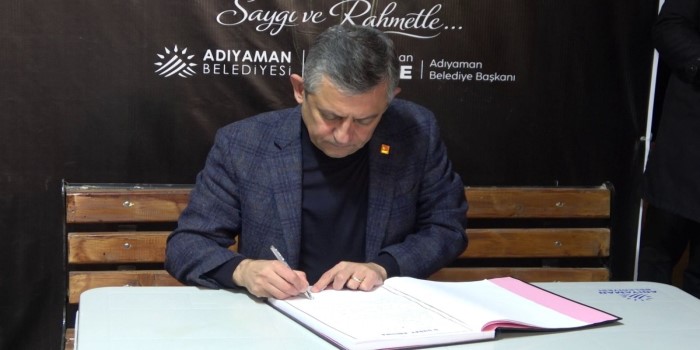 Özel, unutmayacağız çadırını ziyaret etti