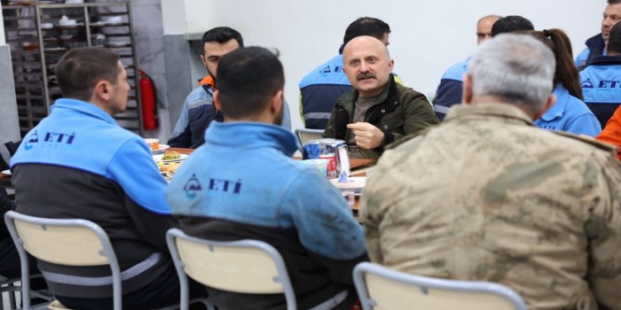 Vali Osman Varol, maden işçileriyle iftarda buluştu