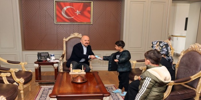 Vali Osman Varol, vatandaşlarla bir araya geldi