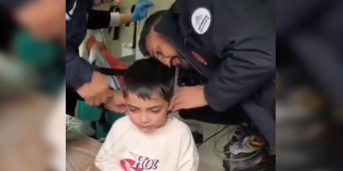 Adıyaman’da 7 yaşındaki çocuk plastik kelepçeden kurtarıldı