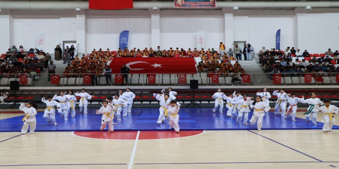 Gençlik ve Spor Bayramı, Kahta’da coşkuyla kutlandı