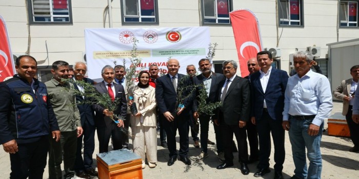 Adıyamanlı çiftçilere fidan ve kovan desteği