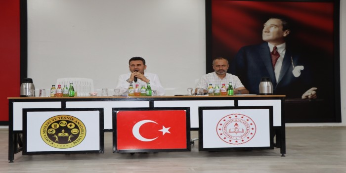 Kahta’da yıl sonu okul müdürleri toplantısı düzenlendi