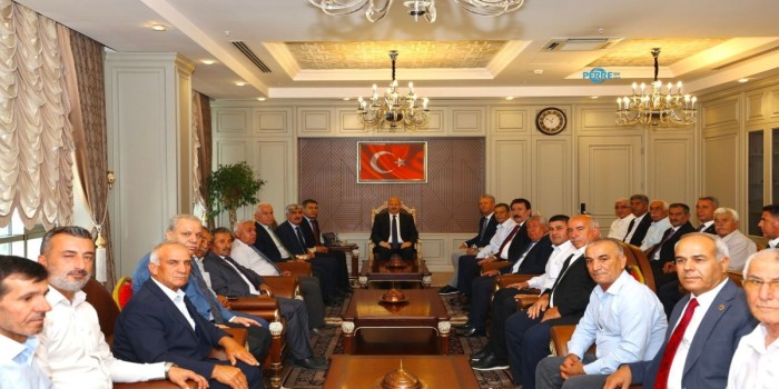 Vali Küçük, il genel meclisi üyelerini kabul etti