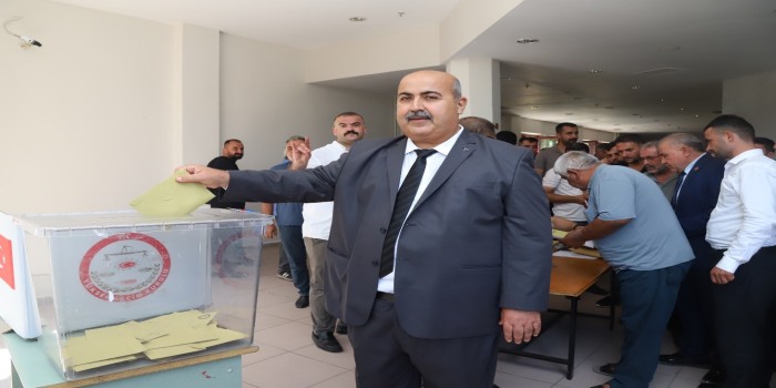 Haşim Turan, MHP Kahta İlçe Başkanlığı’na seçildi